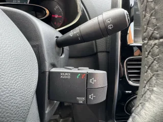 RENAULT Clio – Fahrzeugbild 13