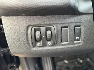 RENAULT Clio – Fahrzeugbild 15