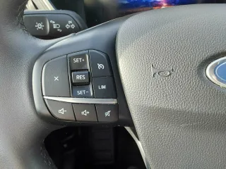 FORD KUGA – Fahrzeugbild 15