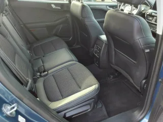 FORD KUGA – Fahrzeugbild 9