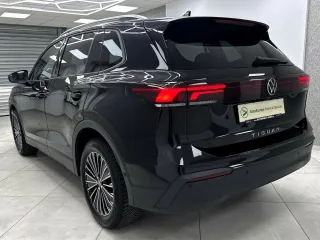 VW Tiguan – Fahrzeugbild 4