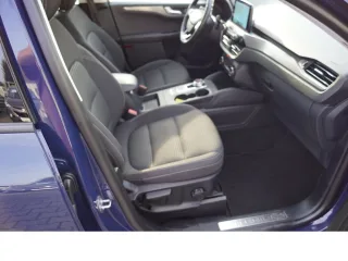 FORD Kuga – Fahrzeugbild 11