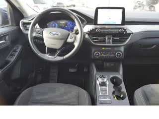 FORD Kuga – Fahrzeugbild 12