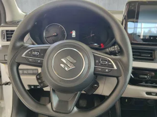 SUZUKI Swift – Fahrzeugbild 13