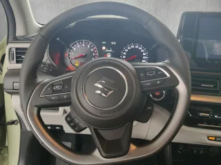 SUZUKI Swift – Fahrzeugbild 3