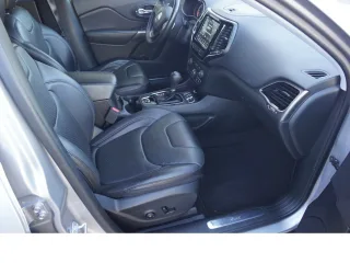 JEEP Cherokee – Fahrzeugbild 12