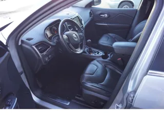 JEEP Cherokee – Fahrzeugbild 5