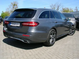 MERCEDES-BENZ E 300 – Fahrzeugbild 3