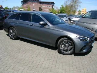 MERCEDES-BENZ E 300 – Fahrzeugbild 7