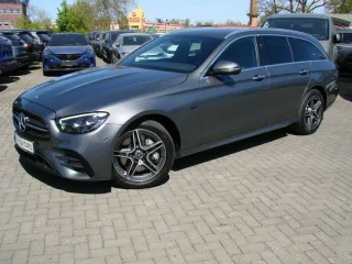 MERCEDES-BENZ E 300 – Fahrzeugbild 8