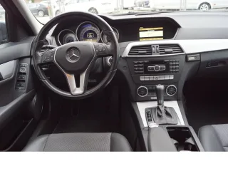 MERCEDES-BENZ C 200 – Fahrzeugbild 10