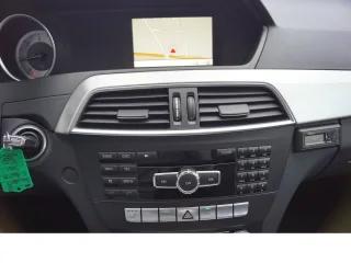 MERCEDES-BENZ C 200 – Fahrzeugbild 11