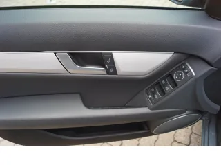 MERCEDES-BENZ C 200 – Fahrzeugbild 14