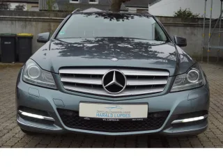 MERCEDES-BENZ C 200 – Fahrzeugbild 2