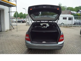 MERCEDES-BENZ C 200 – Fahrzeugbild 7