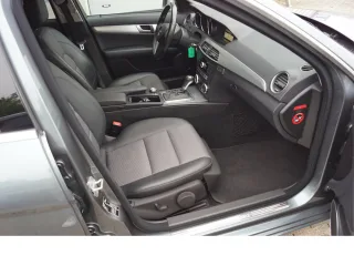 MERCEDES-BENZ C 200 – Fahrzeugbild 9