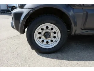 SUZUKI Jimny – Fahrzeugbild 11