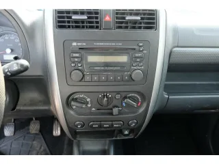 SUZUKI Jimny – Fahrzeugbild 9