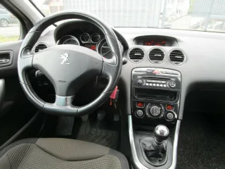 PEUGEOT 308 – Fahrzeugbild 11
