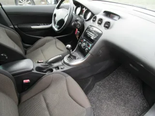 PEUGEOT 308 – Fahrzeugbild 9
