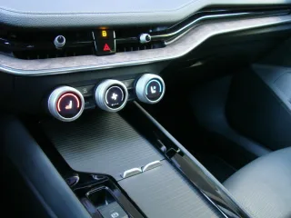 SKODA Superb – Fahrzeugbild 11