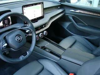 SKODA Superb – Fahrzeugbild 14