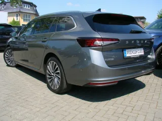 SKODA Superb – Fahrzeugbild 6