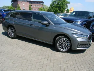 SKODA Superb – Fahrzeugbild 7