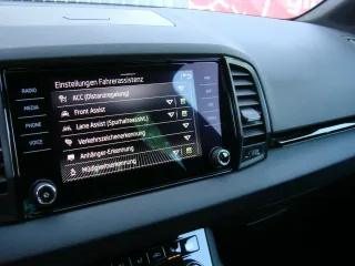 SKODA Karoq – Fahrzeugbild 13
