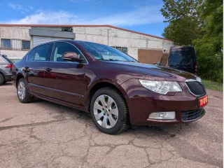 SKODA Superb – Fahrzeugbild 1