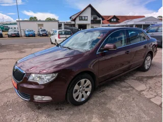 SKODA Superb – Fahrzeugbild 3