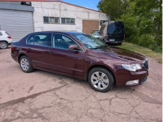 SKODA Superb – Fahrzeugbild 4