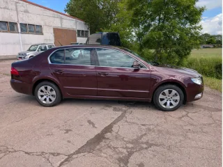 SKODA Superb – Fahrzeugbild 5