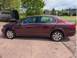 SKODA Superb – Fahrzeugbild 6