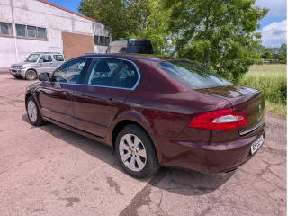 SKODA Superb – Fahrzeugbild 7