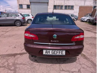 SKODA Superb – Fahrzeugbild 8