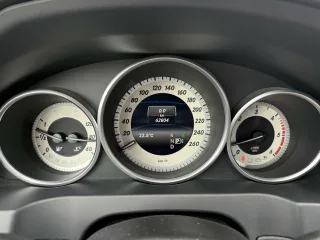 MERCEDES-BENZ E 350 – Fahrzeugbild 7