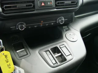 PEUGEOT Partner – Fahrzeugbild 11