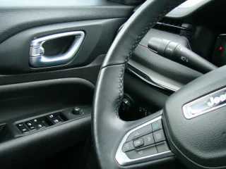 JEEP Compass – Fahrzeugbild 9