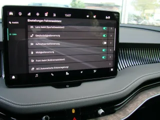SKODA Superb – Fahrzeugbild 12