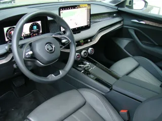 SKODA Superb – Fahrzeugbild 14