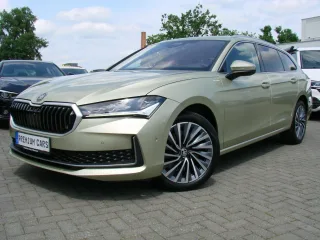 SKODA Superb – Fahrzeugbild 2