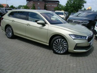 SKODA Superb – Fahrzeugbild 7