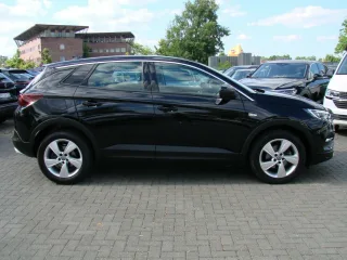OPEL Grandland – Fahrzeugbild 4