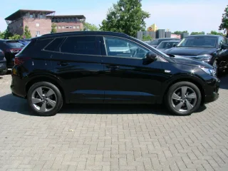 OPEL Grandland – Fahrzeugbild 4