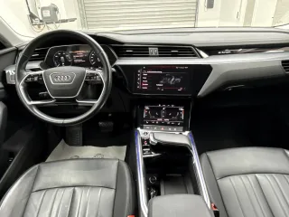 AUDI e-tron – Fahrzeugbild 7
