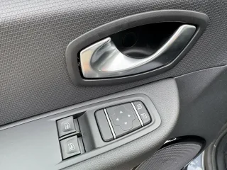 RENAULT Clio – Fahrzeugbild 12