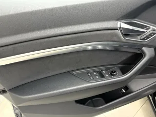 AUDI e-tron – Fahrzeugbild 14