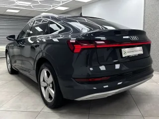 AUDI e-tron – Fahrzeugbild 4