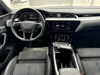 AUDI e-tron – Fahrzeugbild 7
